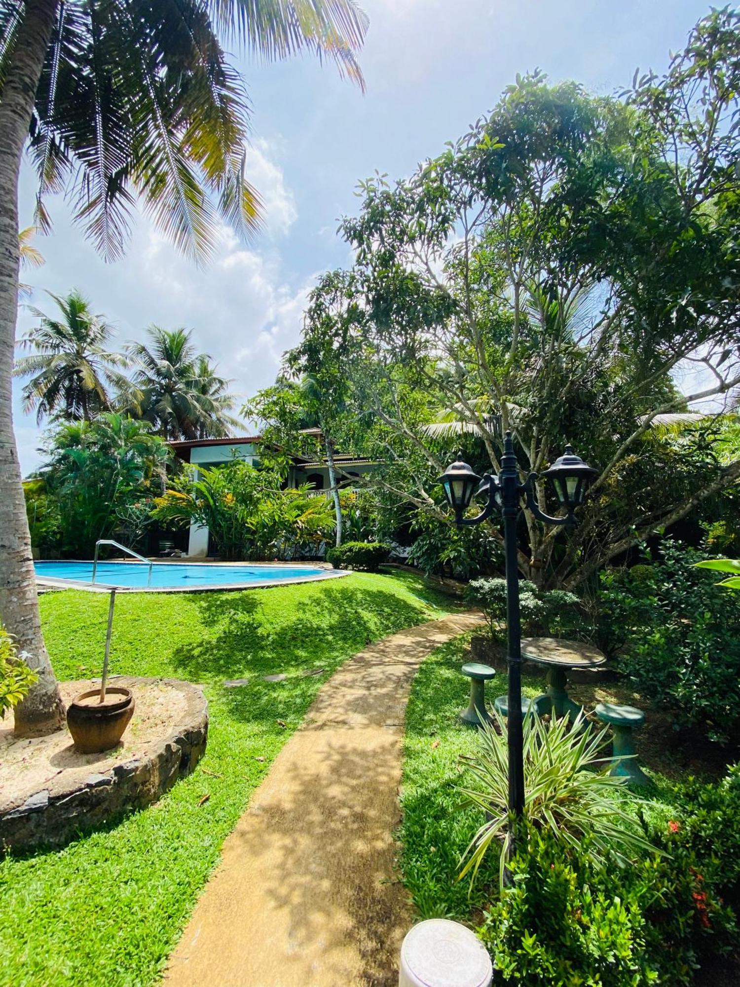 Leijay Garden Retreat Hotel Galle Exterior photo