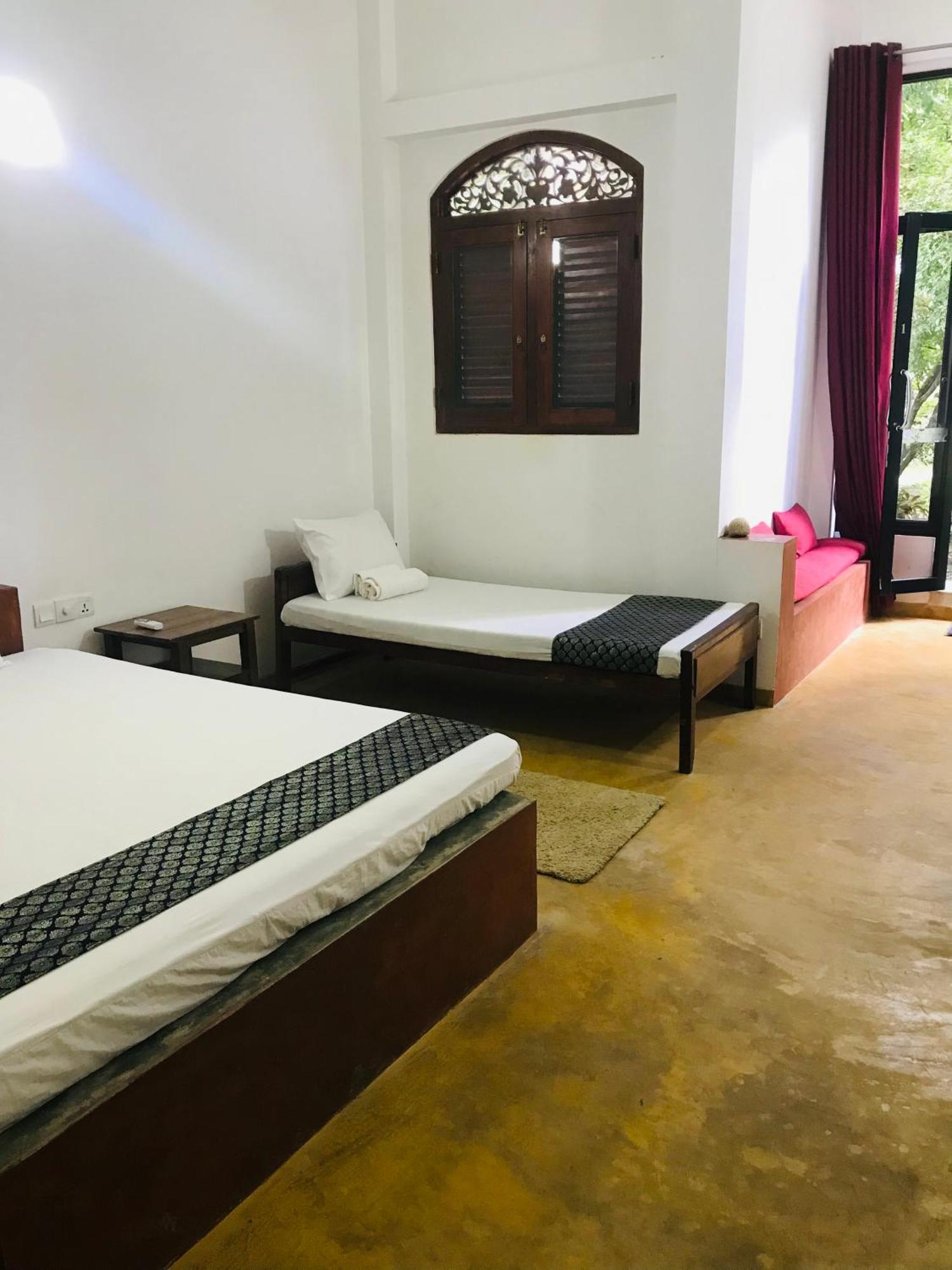 Leijay Garden Retreat Hotel Galle Exterior photo