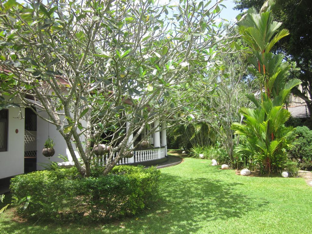 Leijay Garden Retreat Hotel Galle Exterior photo